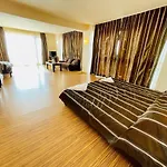 Hotel The American