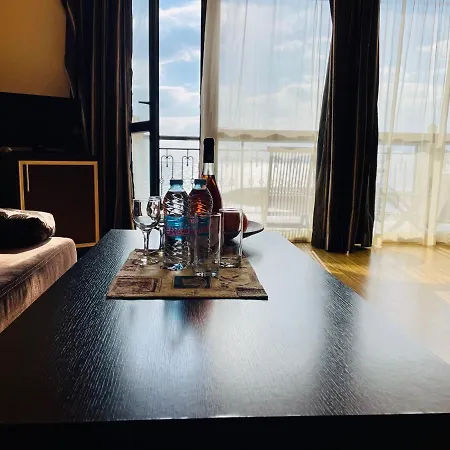 فندق At The American's