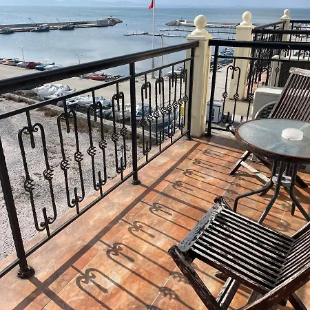 At The American's بوموري