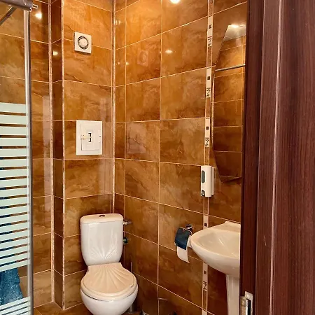 At The American's فندق