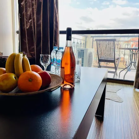 At The American's فندق بوموري