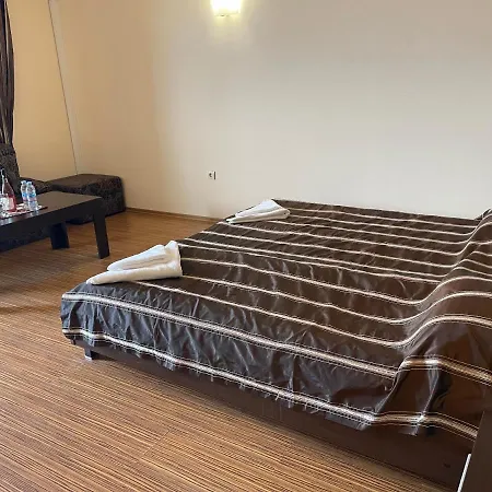 At The American's فندق بوموري