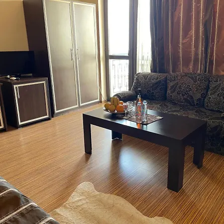 At The American's فندق بوموري