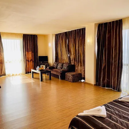 At The American's فندق بوموري