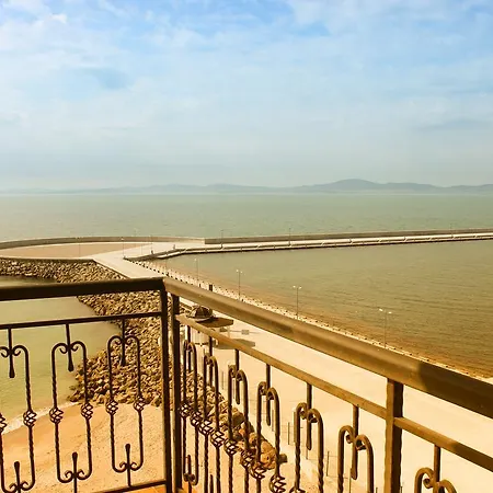 فندق At The American's 3*