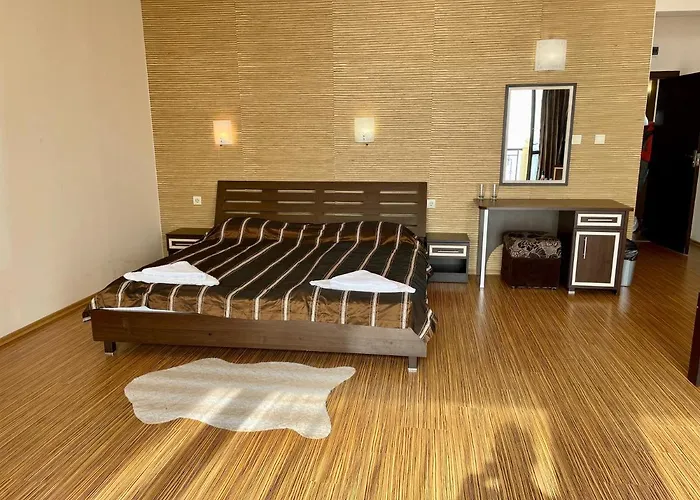 Hotel At The American's Gmina Pomorie