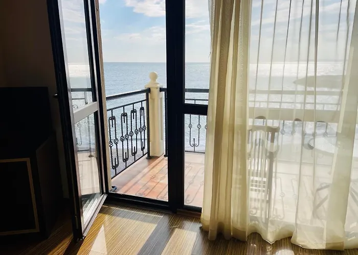 Hotel At The American's Gmina Pomorie