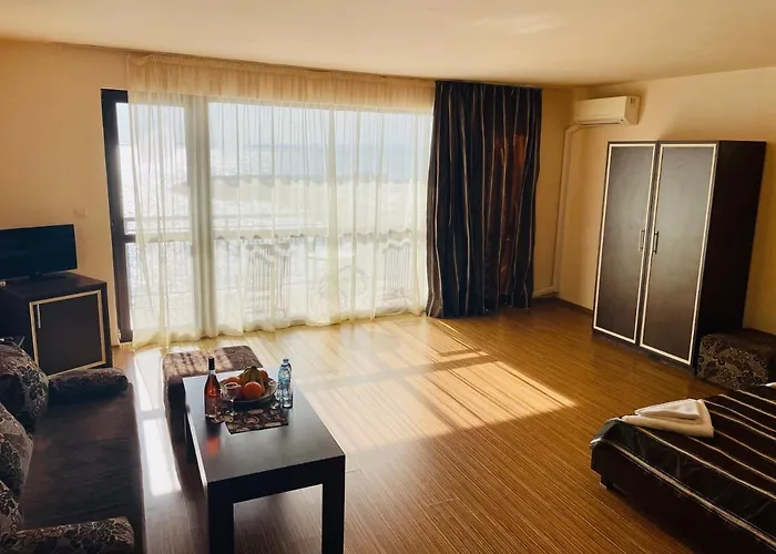 At The American's Gmina Pomorie