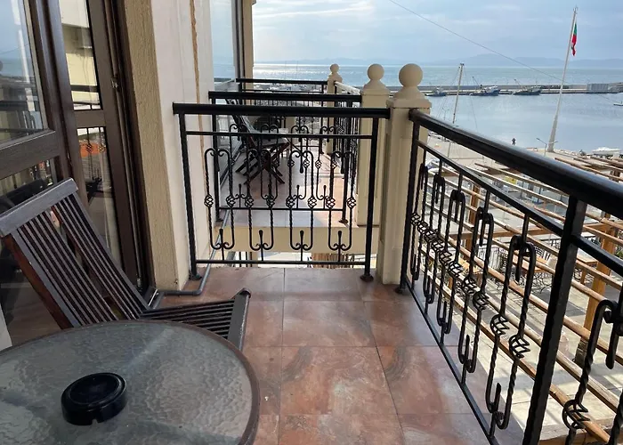 At The American's Hotel 3*