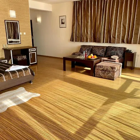 Hotel The American 3*