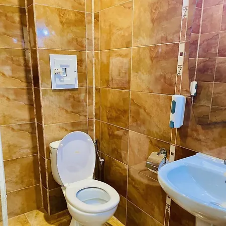 ホテル At The American's