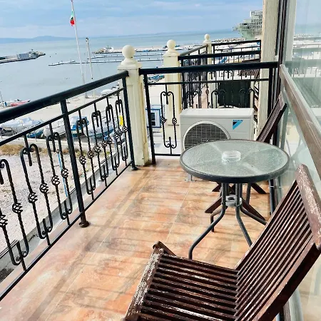 Hotel The American Pomorie