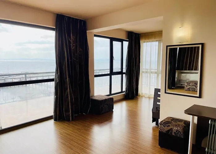 At The American's ホテル 3*