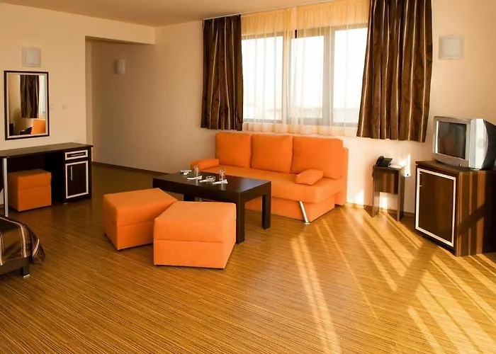 At The American's Hotel 3*